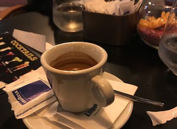 albania/pogradec/bar/chivaslounge