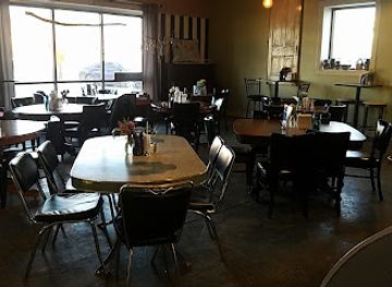 south-dakota/lewis-and-clark-recreation-area/bar/willa-b-s-bistro