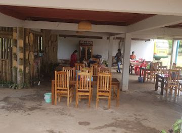 laos/bolaven-plateau/bar/fullmoon