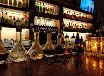 california/oakland/bar/the-double-standard