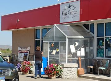 wyoming/uinta-county/bar/jody-s-diner