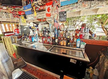 sint-maarten/fort-amsterdam/bar/dirty-sanchez-crew-bar