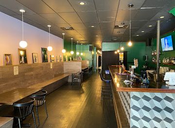 virginia/charlottesville/bar/lucky-blue-s