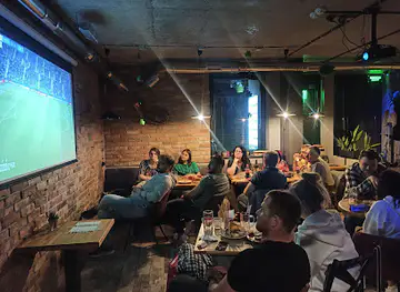 Knife pub