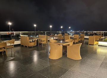 india/kochi/bar/skygrill-fusion-tapas-lounge