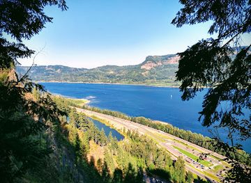 Multnomah Falls Lodge
