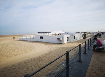 belgium/ostend-beach/bar/bondi-beach-bar-oostende-pop-up-bar