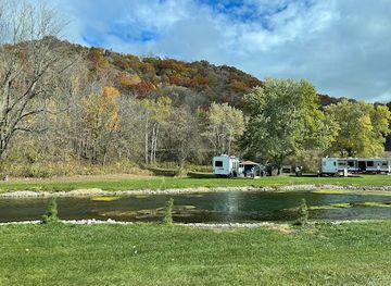 minnesota/driftless-area/bar/bj-s-bar-grill-and-kampground