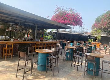 benin/cotonou/ganvie/bar/code-bar