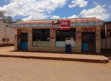 zimbabwe/hwange/bar/lions-den-bar