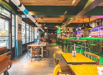Ginette Bar