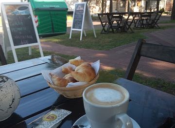 argentina/rosario/barrio-luduena/bar/coffee-and-beer