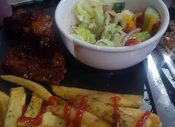 south-africa/johannesburg/soweto/bar/the-black-and-white-pub-lifestyle