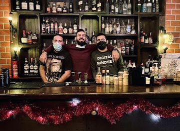 lebanon/beirut/hamra/bar/unplug