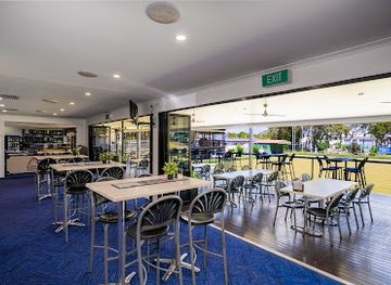 australia/great-sandy-national-park/bar/rainbow-beach-sports-recreation-and-memorial-club