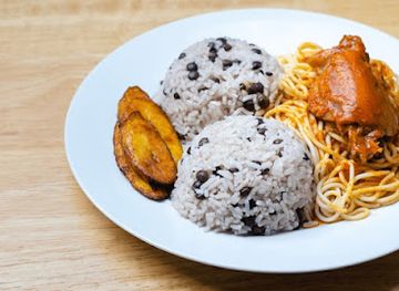 panama/pedasi/bar/fonda-los-claveles