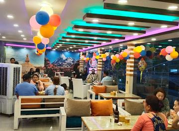 nepal/kathmandu/boudhanath/bar/rowdy-lounge-boudha