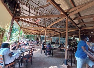 uganda/kidepo-valley-national-park/bar/otters-bar