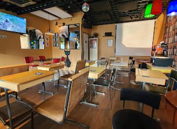 finland/lapland/bar/kansankadun-mustakissa-kuppila