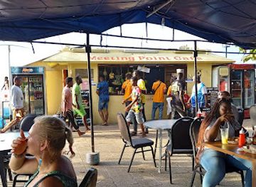 tanzania/stone-town/forodhani-gardens/bar/meeting-point-cafe