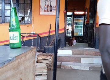 uganda/jinja/bar/lovina-bar