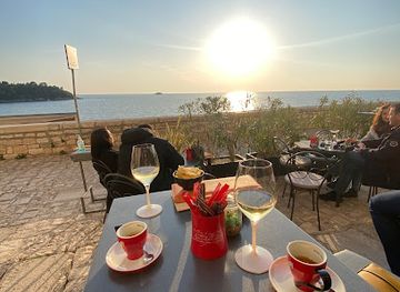 croatia/rovinj/bar/bar-la-moura