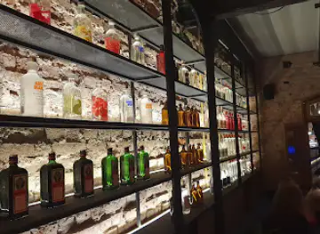 Glou Gintoneria