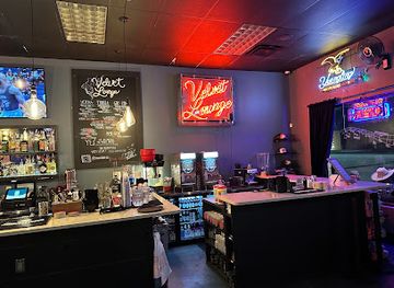 texas/enchanted-rock-state-natural-area/bar/velvet-lounge