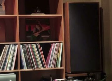 south-korea/daegu/seomun-market/bar/smalls-recordbar