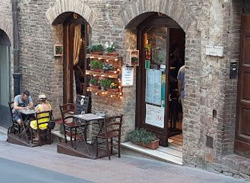italy/san-gimignano/bar/lo-spuntino