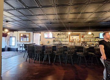 ohio/cuyahoga-valley-national-park/bar/divine-restaurant