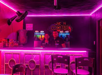 colombia/cucuta/bar/neon-cocktail-bar