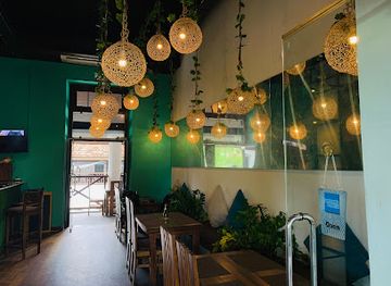 sri-lanka/galle-district/bar/420-crunch