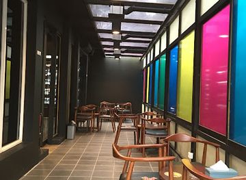 indonesia/banten/bar/bottle-avenue-goldfinch-serpong-beer-wine-spirit