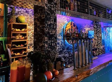 guernsey/grandes-rocques/bar/amigos