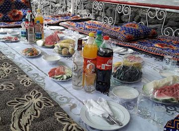 tajikistan/rasht-valley/bar/oshkhoni-milli-va-avrupoii-shark-darvoz