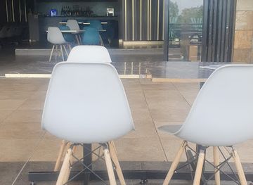 botswana/kgalagadi-transfrontier-park/bar/elements-eat-chill-grove