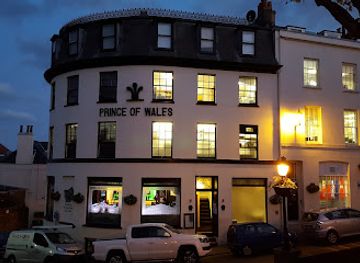 guernsey/jethou/bar/prince-of-wales-randalls