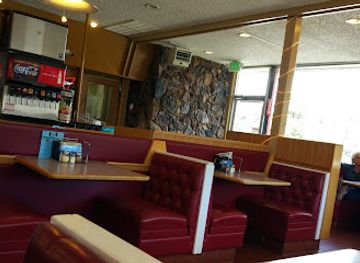 nevada/white-pine-county/bar/hometown-pizza