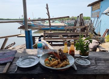 the-gambia/kiang-east/bar/doudou-s-riverside-bar-restaurant