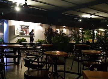 singapore/ang-mo-kio/bar/youngs-bar-restaurant