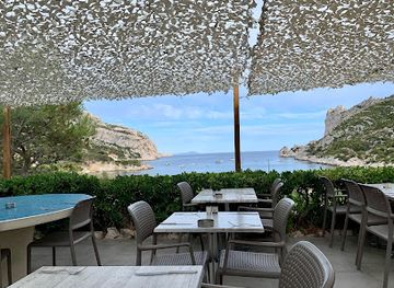 france/les-calanques-national-park/bar/sormiou-castle