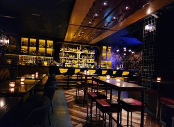 canada/toronto/downtown-toronto/bar/liquid-courage