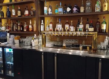 oklahoma/western-oklahoma/bar/tiny-bubbles-wine-bar-okc