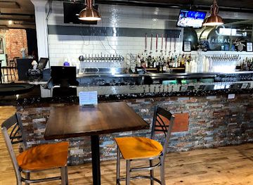 virginia/middle-peninsula/bar/the-vanguard-brewpub-distillery