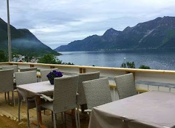 norway/senja-island/bar/segla-grill-and-pub
