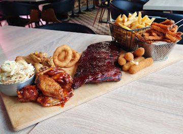 poland/Świętokrzyskie-mountains/bar/crazy-pig-kielce-zeberka-kielce-restauracja-kuchnia-amerykanska-kielce-jedzenie-piwo-kraftowe