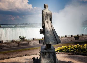 canada/thompson-nicola/bar/nikola-tesla-plaza