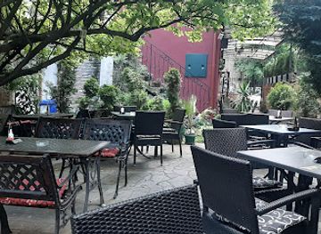 serbia/belgrade/vracar/bar/black-petar-pub