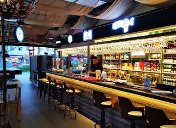 singapore/sembawang/bar/famous-hangout